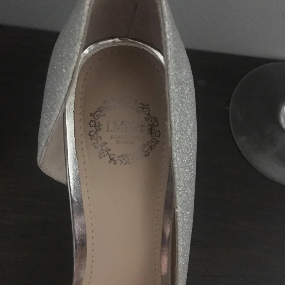 4/$25 I. Miller Silver Peep Toe Heels size 7